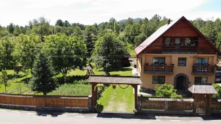 Pensiunea Ancuta Din Botiza Exteriér fotografie