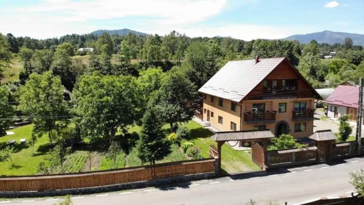 Pensiunea Ancuta Din Botiza Exteriér fotografie
